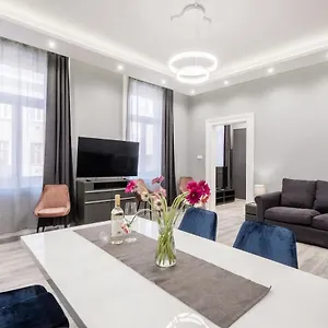 Prime Star Deak Ter Modern Luxury , Budapest Hungary