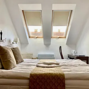 Opera16 Guestrooms , Budapest Hungary